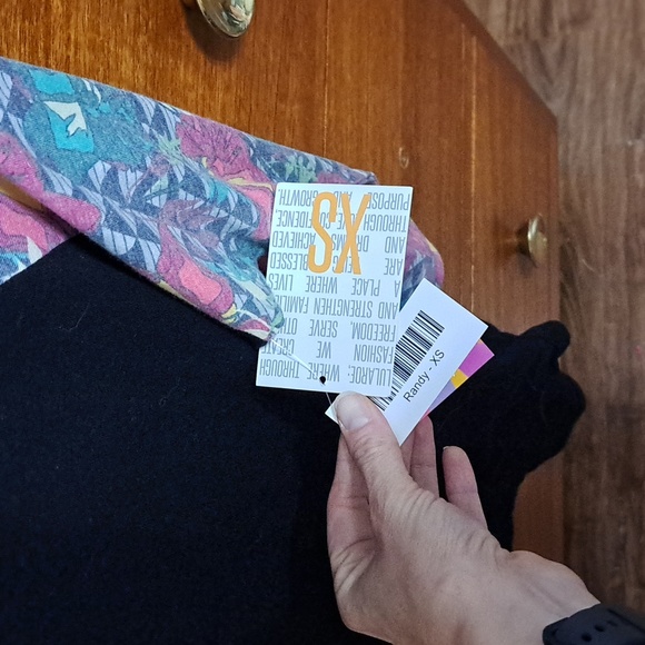 Lula Roe - Picture 2 of 2